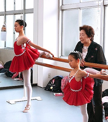 鹿児島　バレエ教室　クラシックバレエオープンスペース　あーとかんぱにぃ　　経験者大歓迎　ジュニア時代に頑張っていた皆さん　バレエ再開しましょー